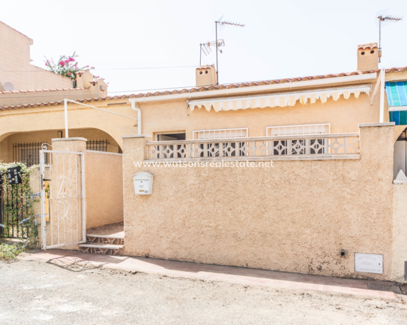 Resale - Reihenhaus - Urb. La Marina