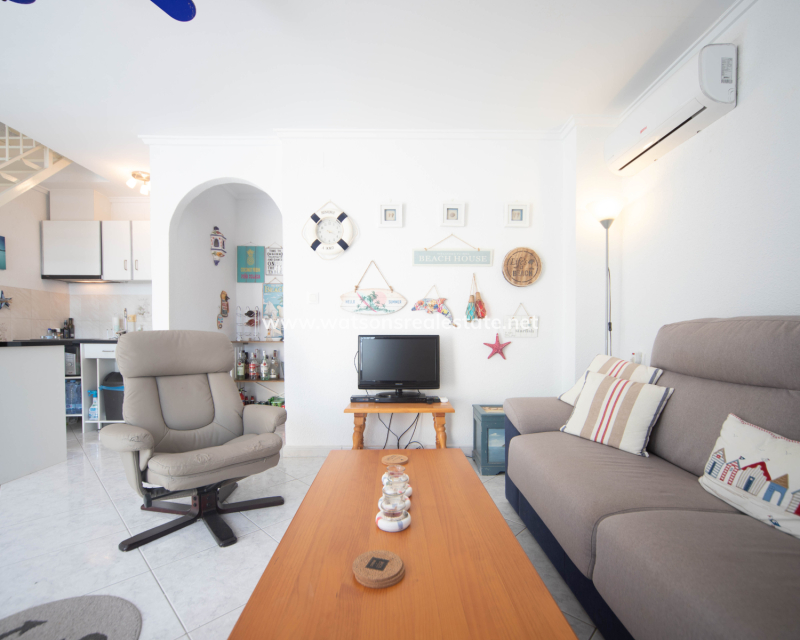 Resale - Reihenhaus - Urb. La Marina