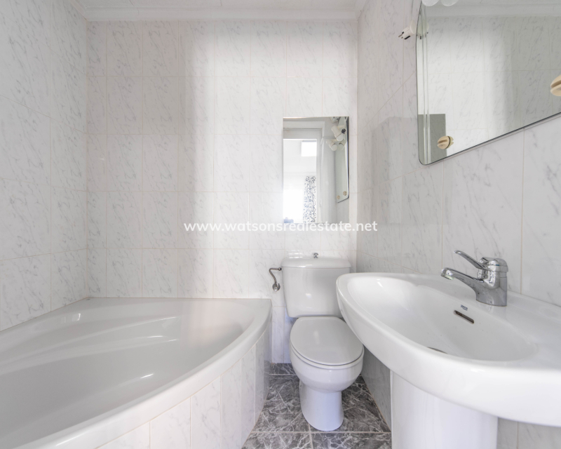 Resale - Reihenhaus - Urb. La Marina