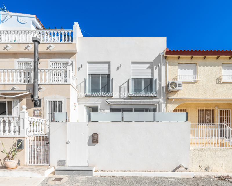 Resale - Reihenhaus - Urb. La Marina