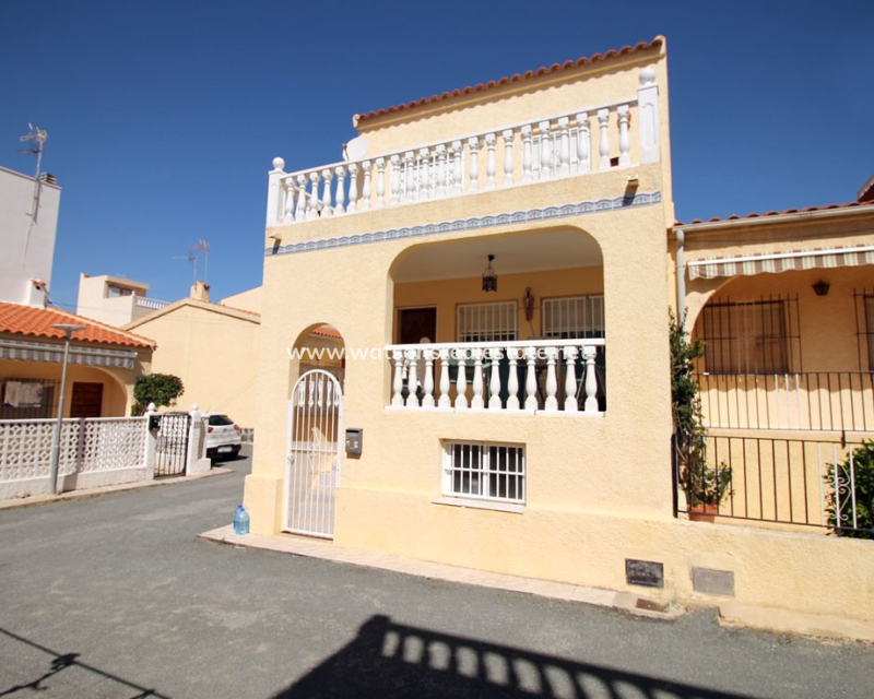 Resale - Reihenhaus - Urb. La Marina