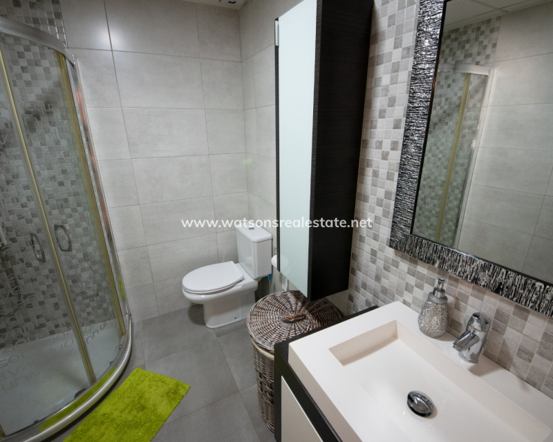 Resale - Reinhaus - Urb. La Marina