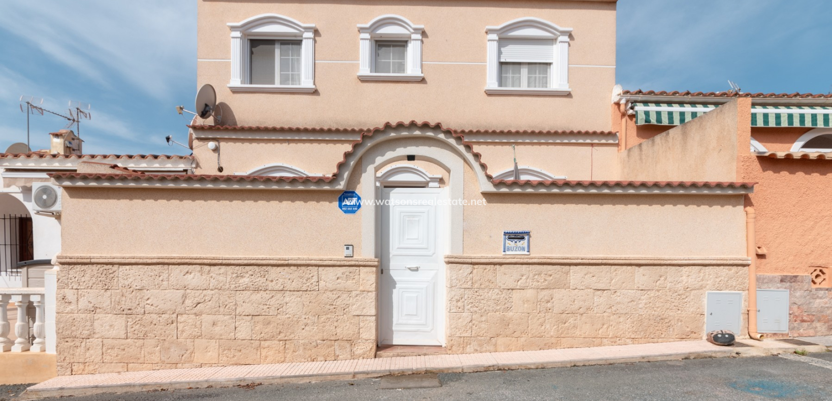 Resale - Reinhaus - Urb. La Marina