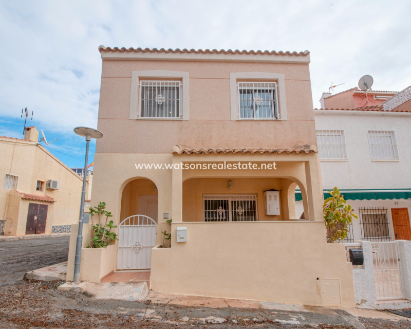 Resale - Reinhaus - Urb. La Marina