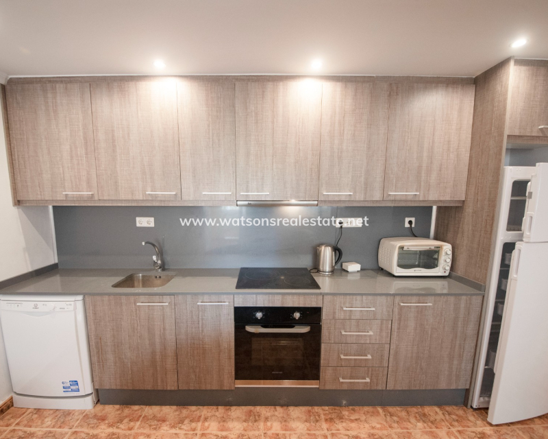 Resale - Reinhaus - Urb. La Marina
