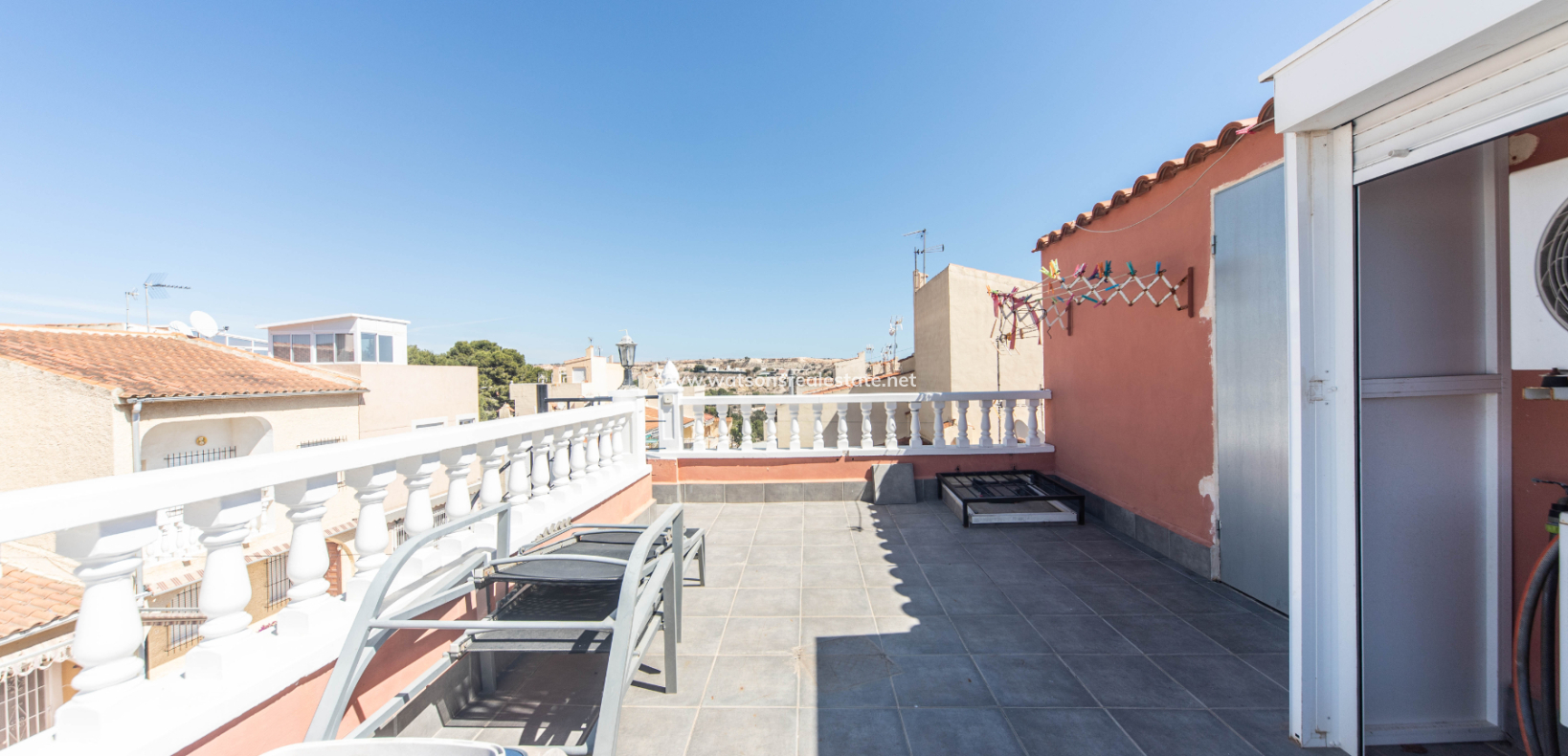 Resale - Reinhaus - Urb. La Marina