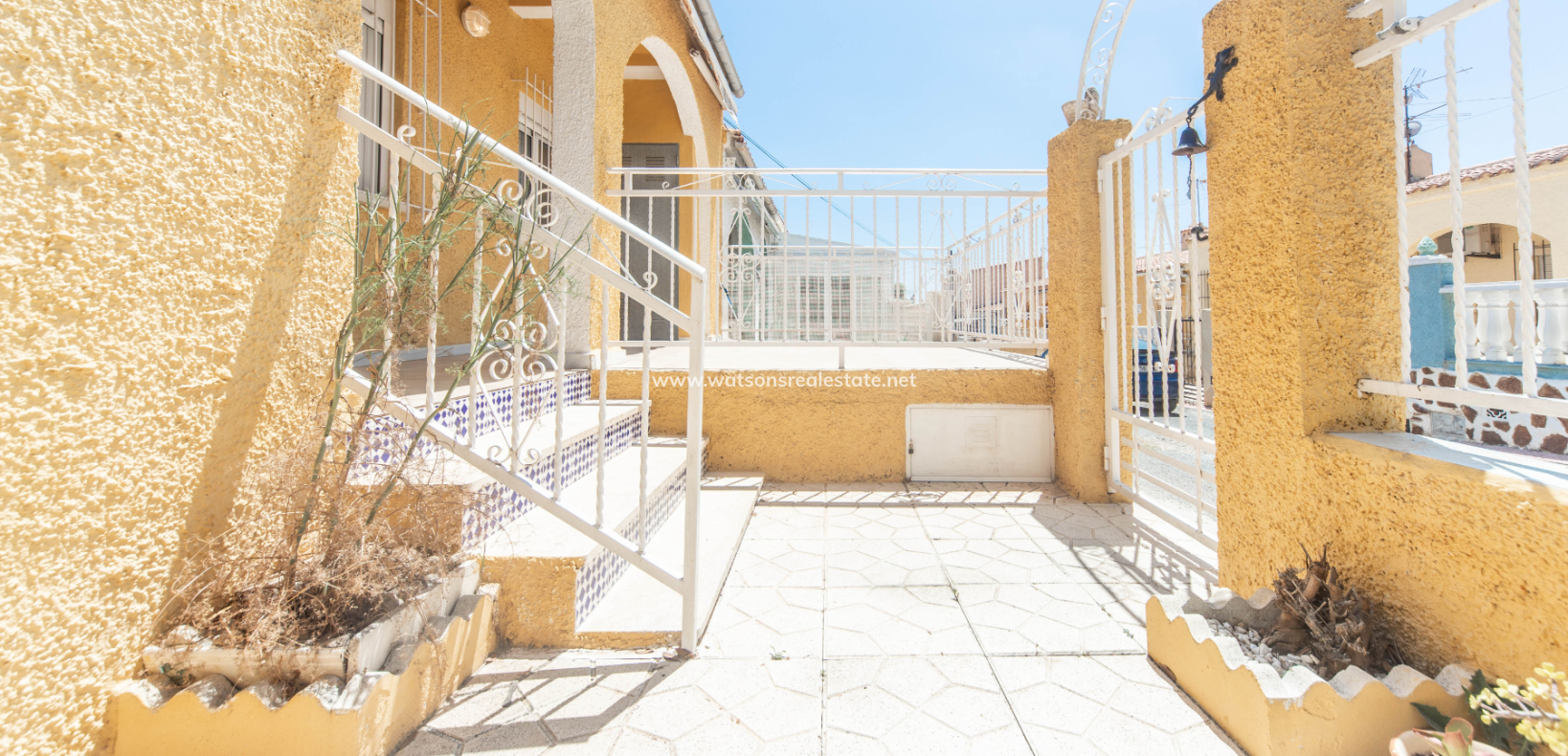 Resale - Reinhaus - Urb. La Marina