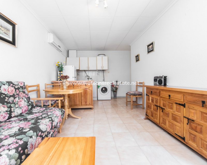 Resale - Reinhaus - Urb. La Marina