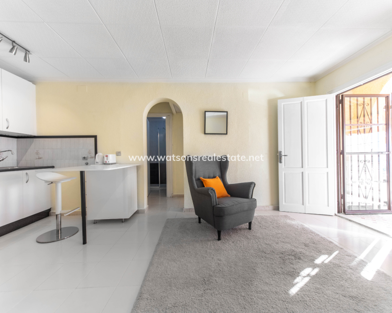 Resale - Reinhaus - Urb. La Marina