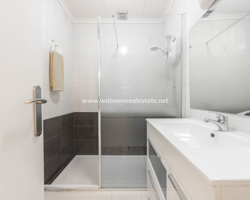 Resale - Reinhaus - Urb. La Marina
