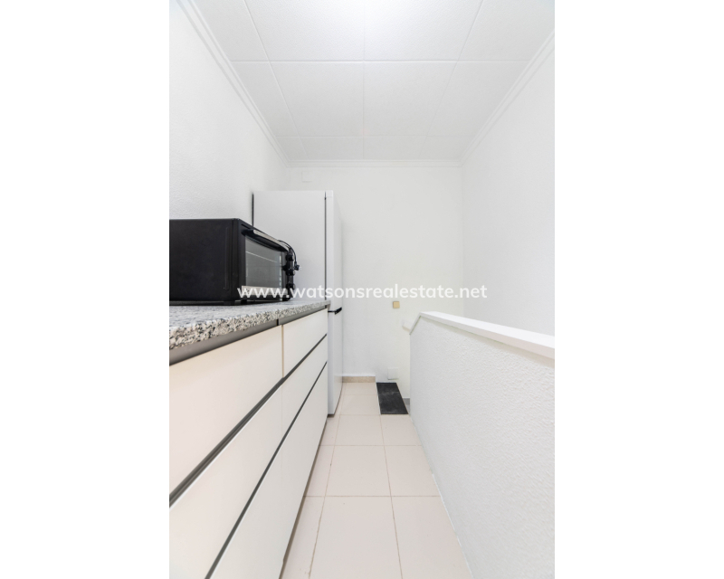 Resale - Reinhaus - Urb. La Marina