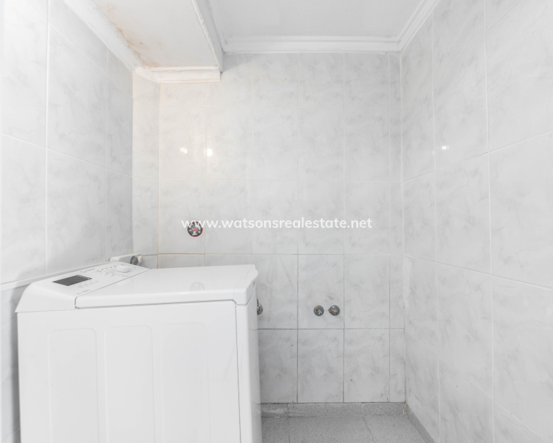 Resale - Reinhaus - Urb. La Marina
