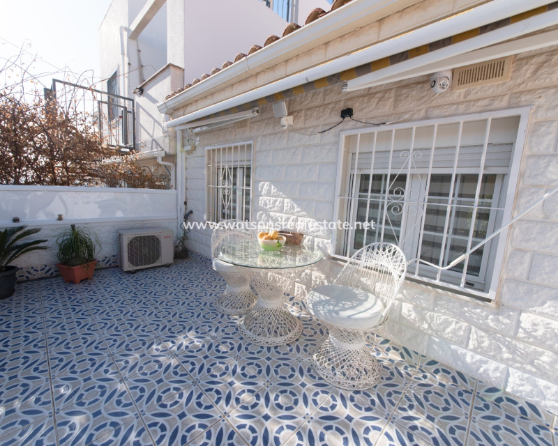 Resale - Reinhaus - Urb. La Marina