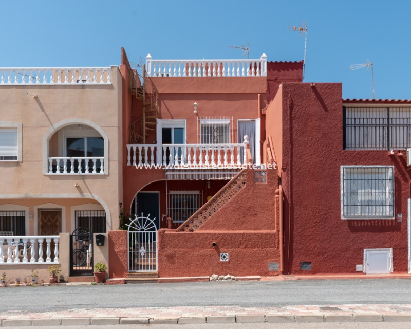 Resale - Reinhaus - Urb. La Marina