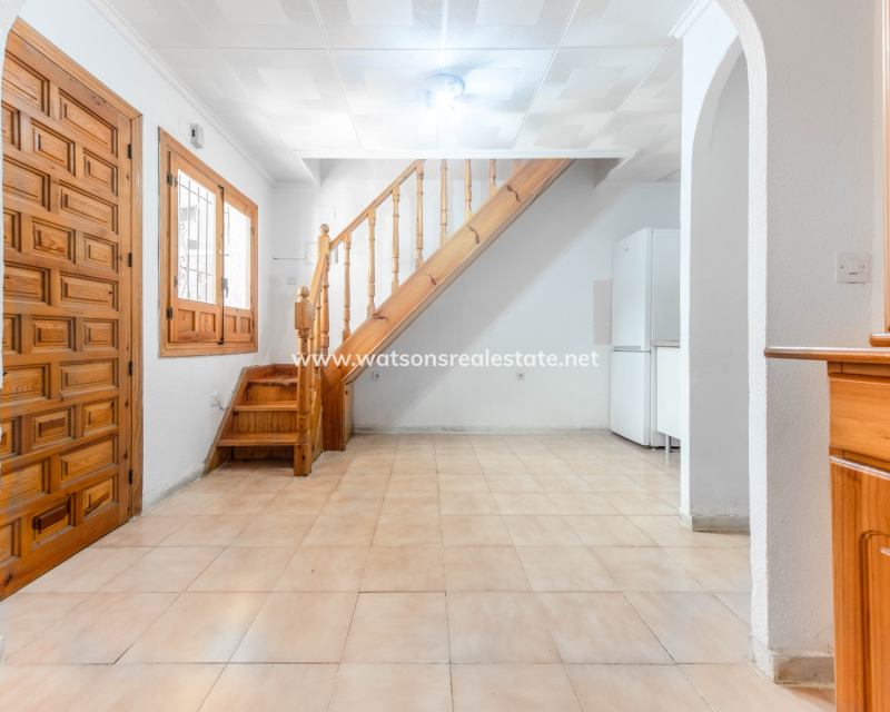 Resale - Reinhaus - Urb. La Marina