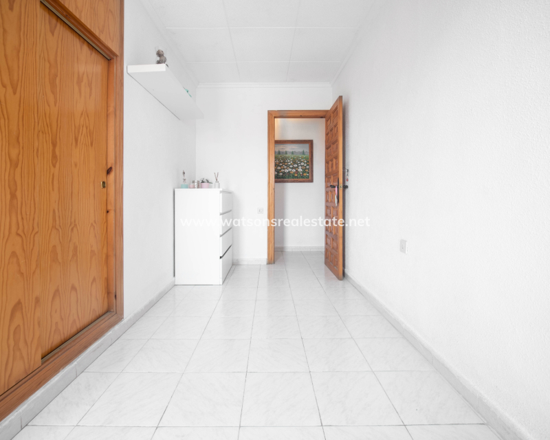 Resale - Reinhaus - Urb. La Marina