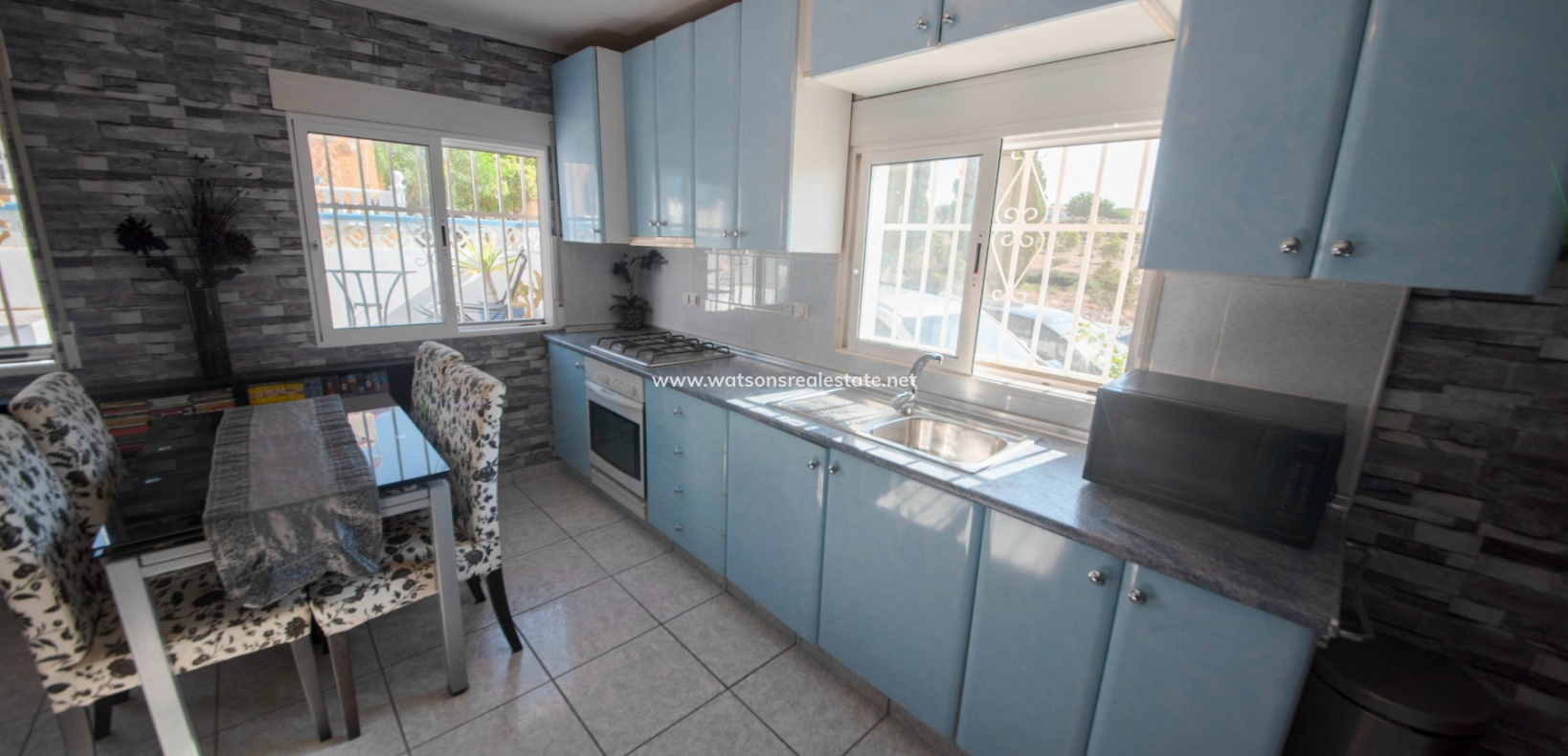 Resale - Reinhaus - Urb. La Marina