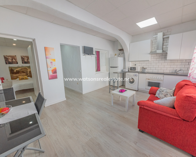 Resale - Reinhaus - Urb. La Marina