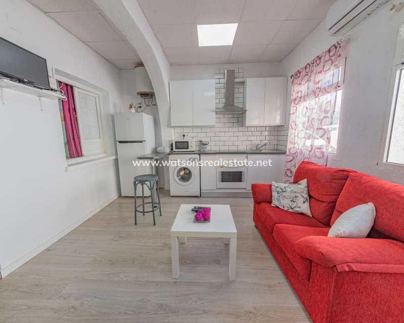 Resale - Reinhaus - Urb. La Marina