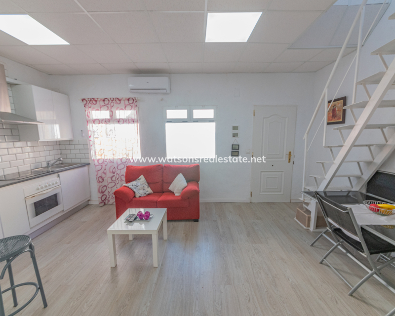 Resale - Reinhaus - Urb. La Marina