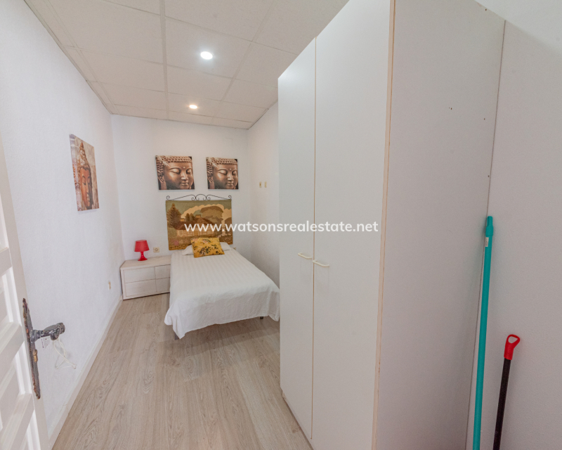 Resale - Reinhaus - Urb. La Marina