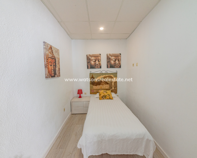 Resale - Reinhaus - Urb. La Marina