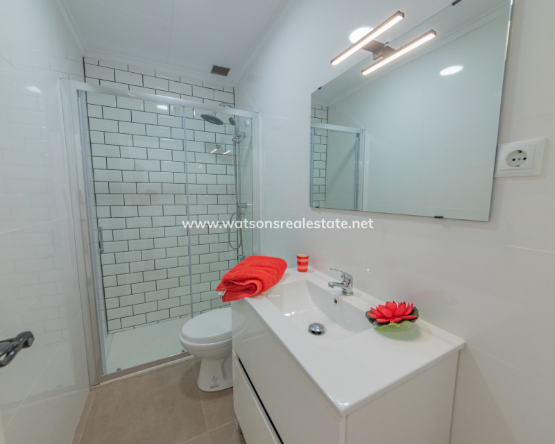 Resale - Reinhaus - Urb. La Marina