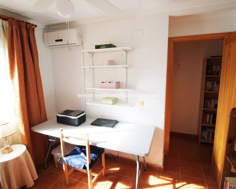 Resale - Reinhaus - Urb. La Marina