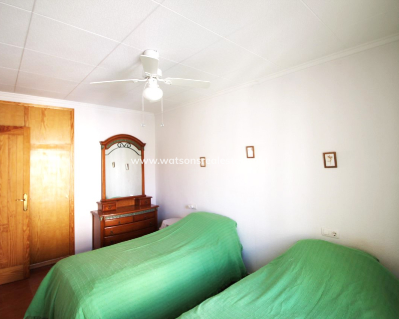 Resale - Reinhaus - Urb. La Marina