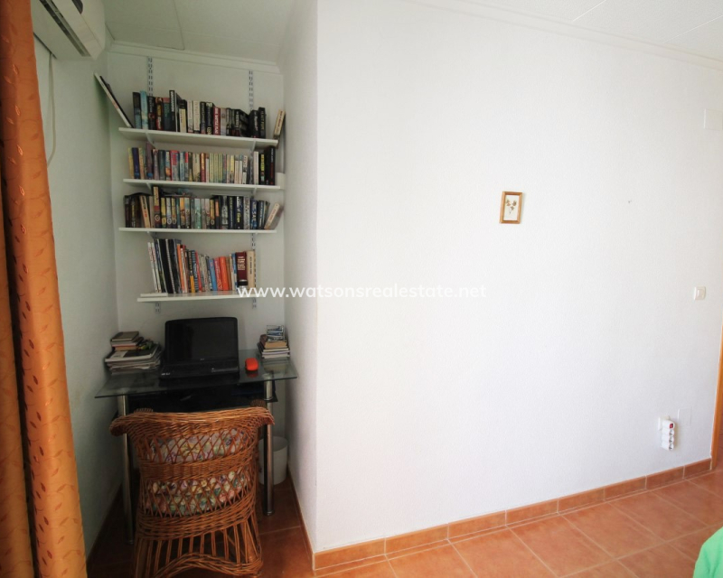 Resale - Reinhaus - Urb. La Marina