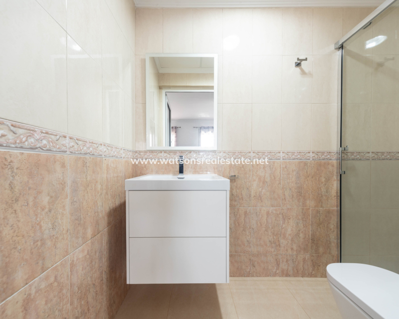 Resale - Reinhaus - Urb. La Marina