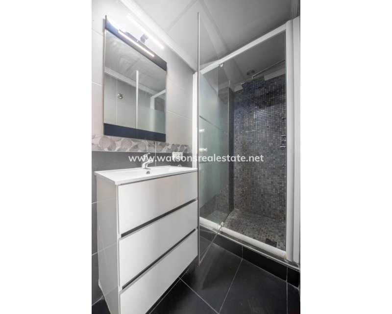 Resale - Reinhaus - Urb. La Marina