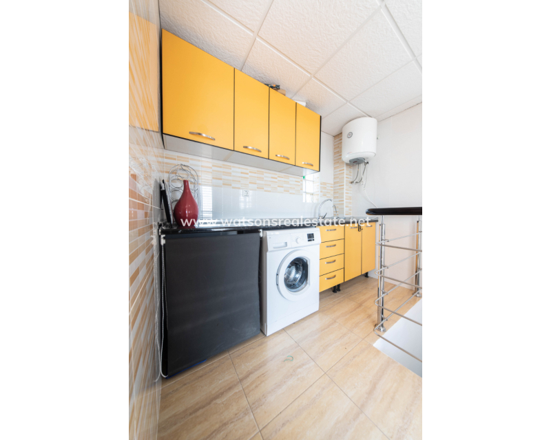 Resale - Reinhaus - Urb. La Marina