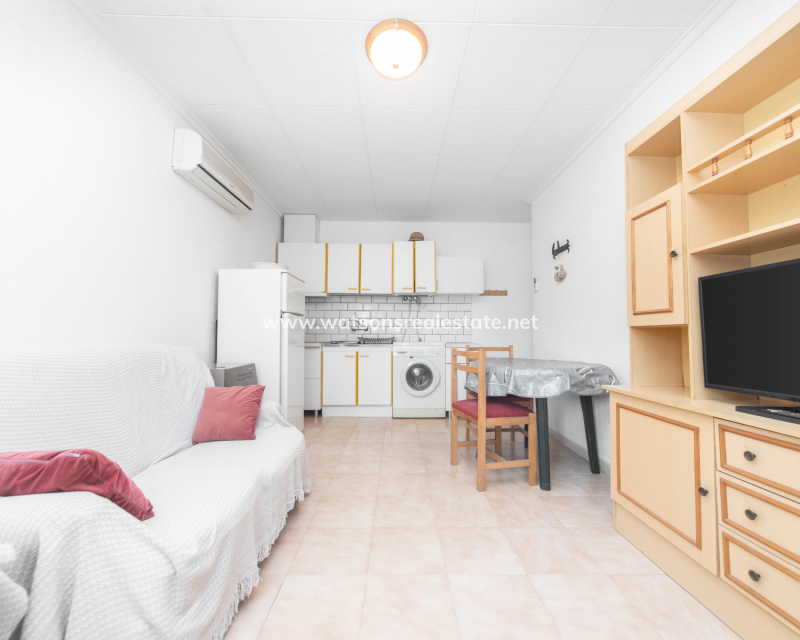 Resale - Reinhaus - Urb. La Marina