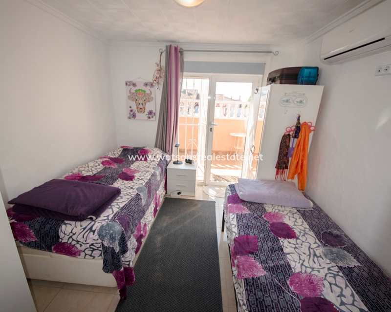 Resale - Reinhaus - Urb. La Marina