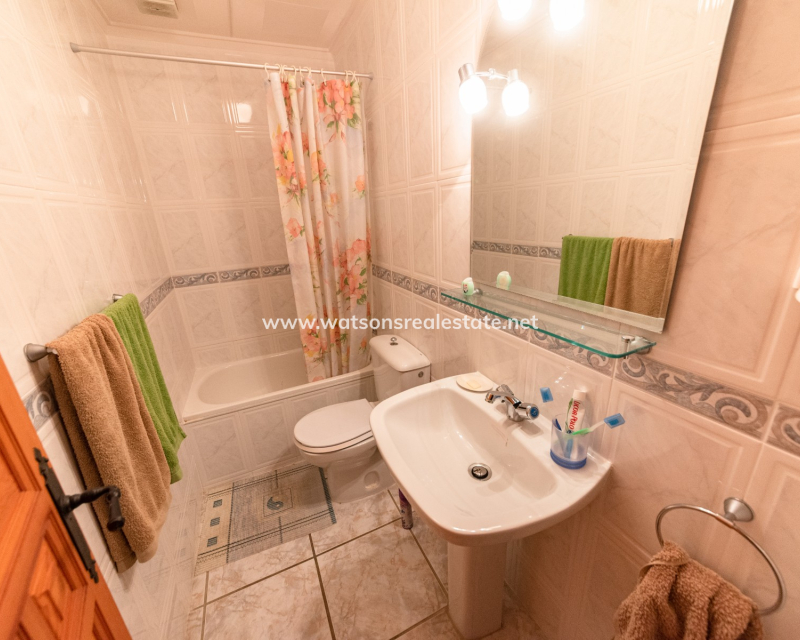 Resale - Reinhaus - Urb. La Marina
