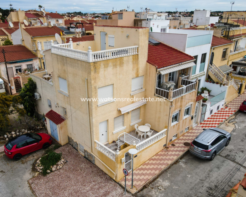 Resale - Reinhaus - Urb. La Marina