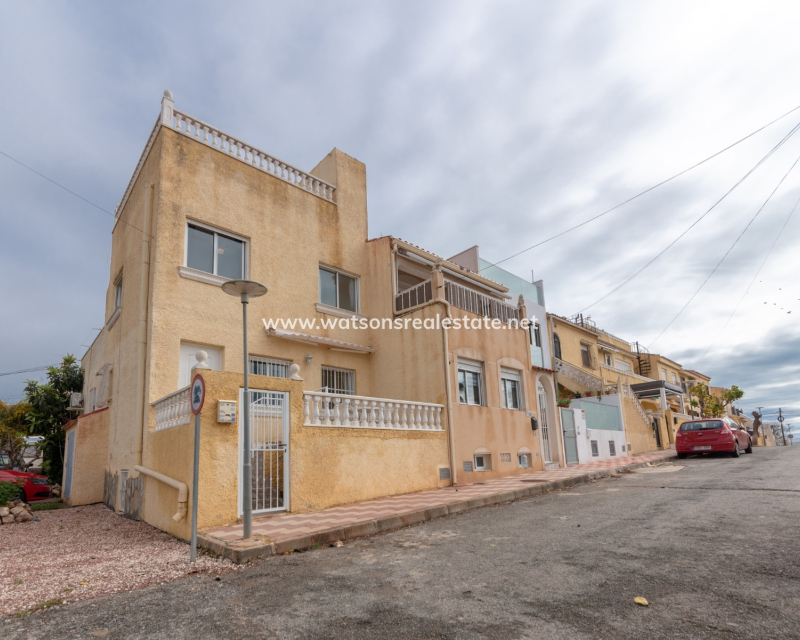 Resale - Reinhaus - Urb. La Marina