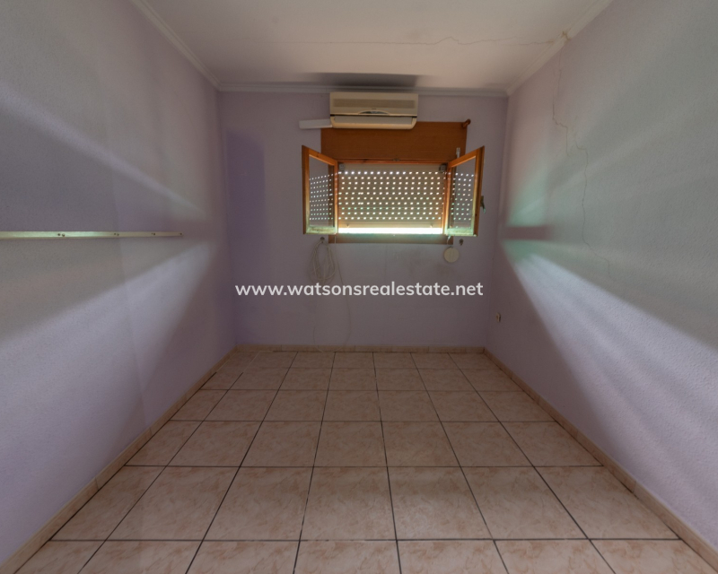 Resale - Reinhaus - Urb. La Marina