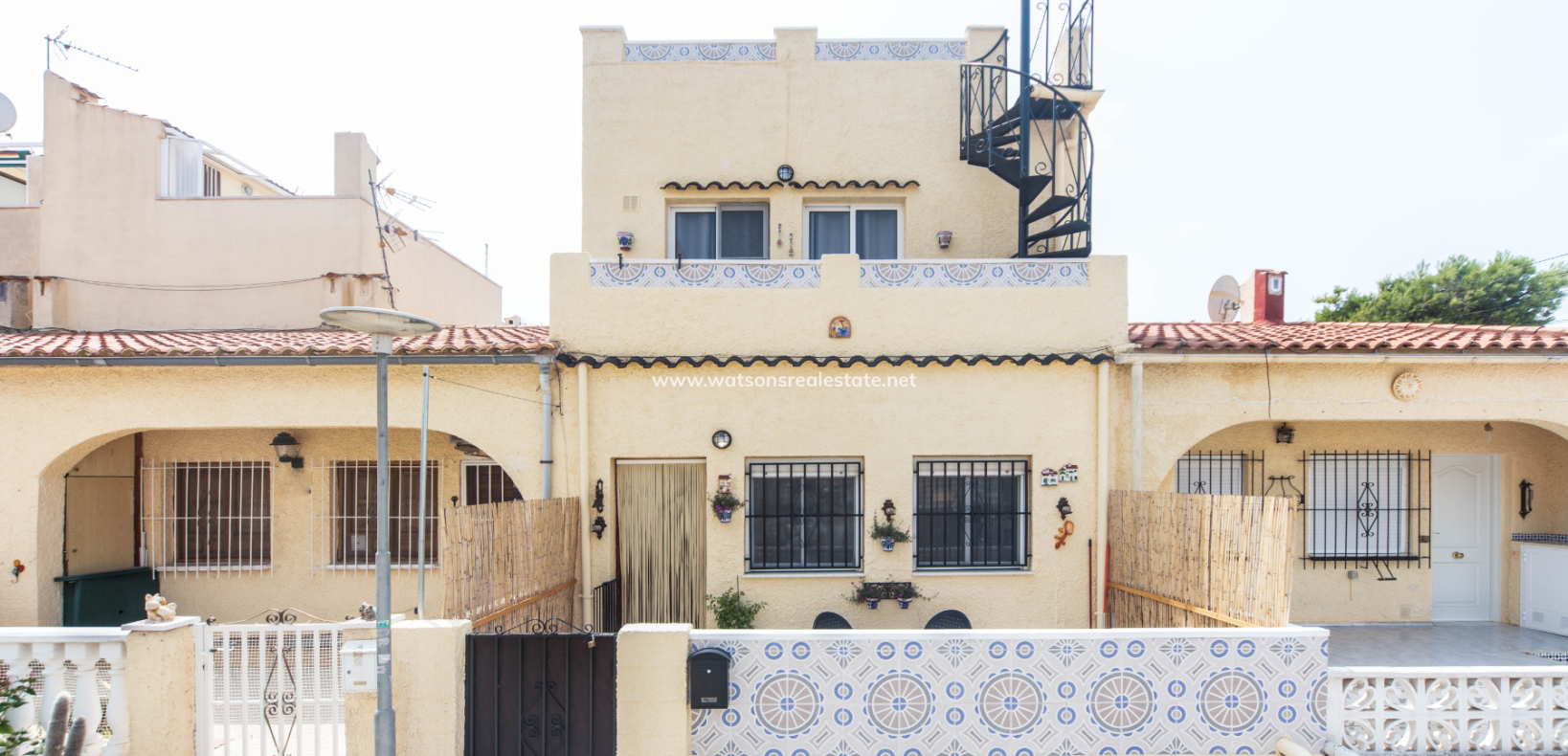 Resale - Reinhaus - Urb. La Marina