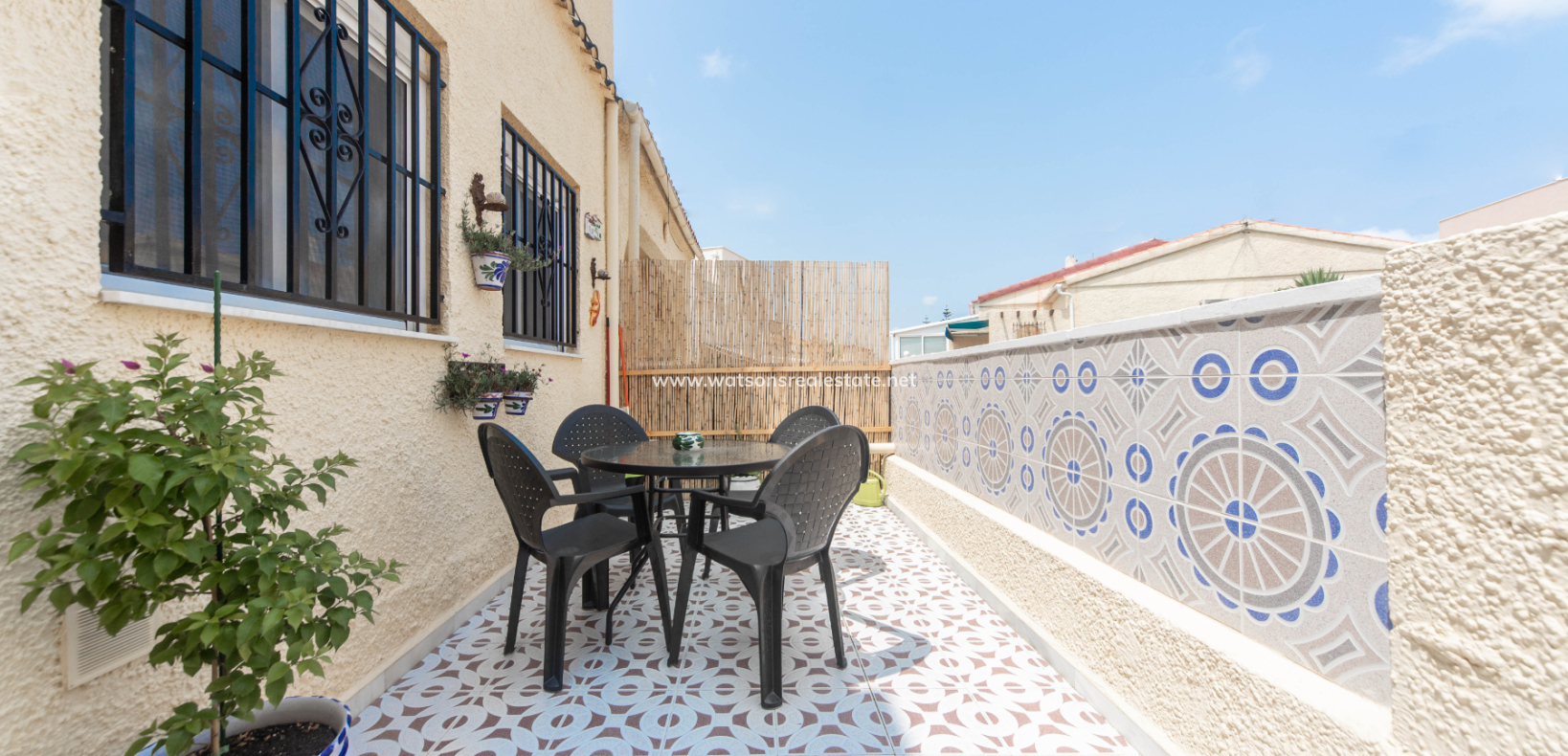 Resale - Reinhaus - Urb. La Marina