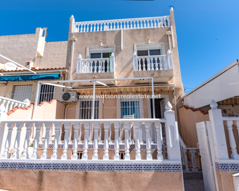 Resale - Reinhaus - Urb. La Marina