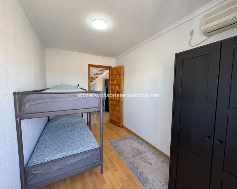 Resale - Reinhaus - Urb. La Marina