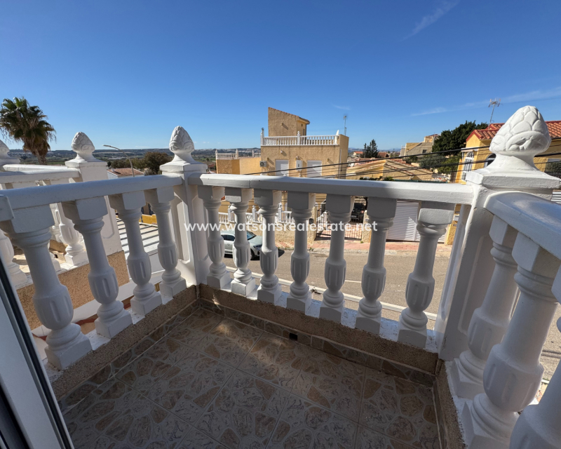 Resale - Reinhaus - Urb. La Marina