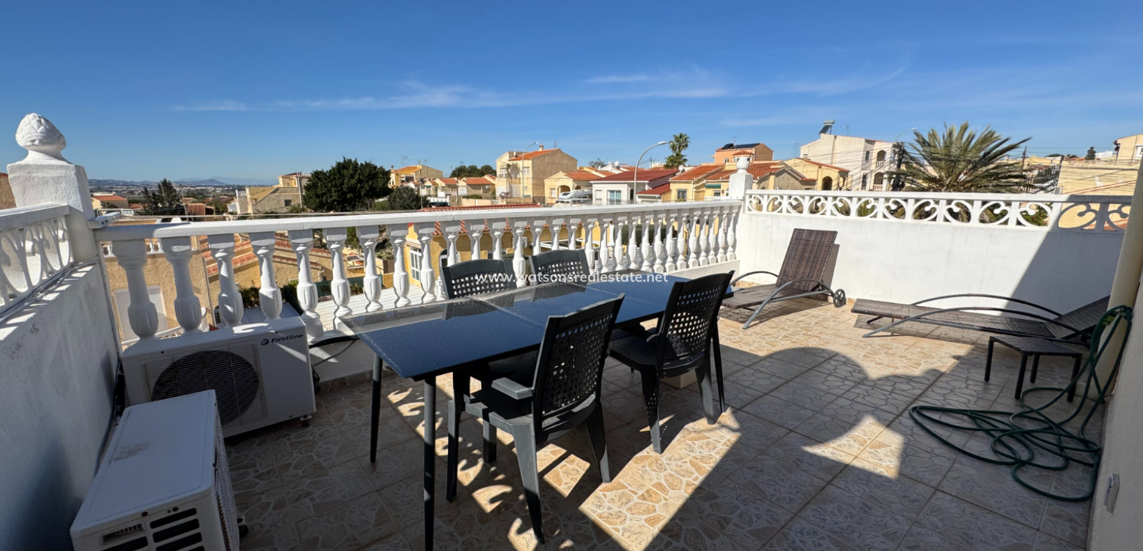 Resale - Reinhaus - Urb. La Marina
