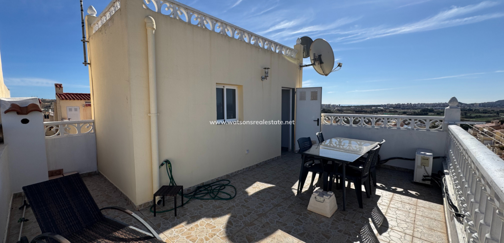 Resale - Reinhaus - Urb. La Marina