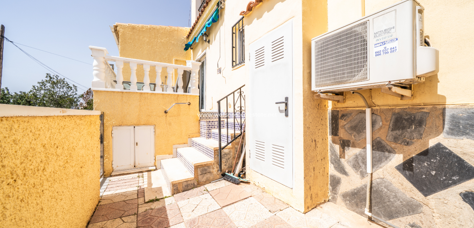 Resale - Reinhaus - Urb. La Marina