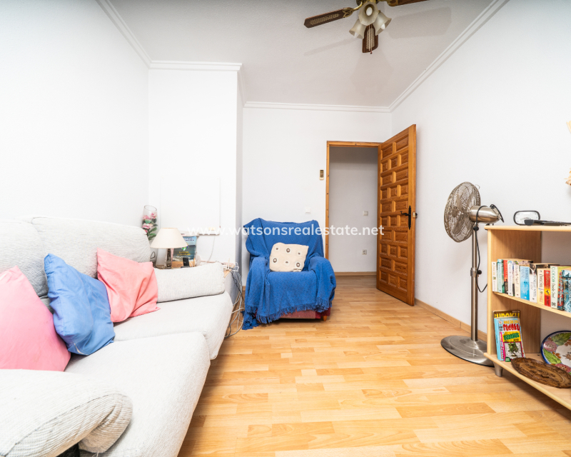 Resale - Reinhaus - Urb. La Marina