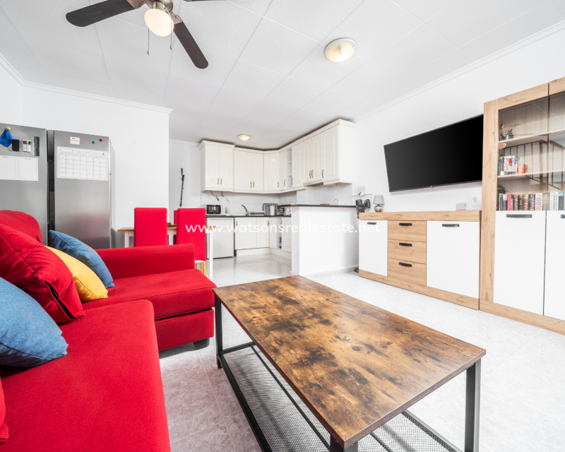 Resale - Reinhaus - Urb. La Marina