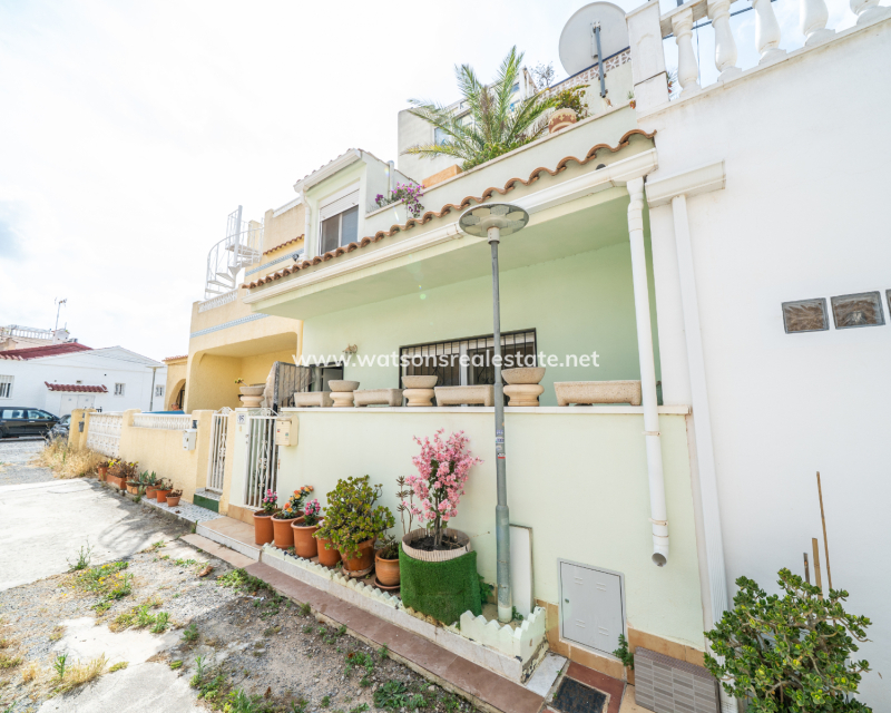 Resale - Reinhaus - Urb. La Marina